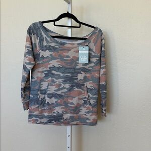 NWT Chaser small Camouflage Crew Neck Sweater
